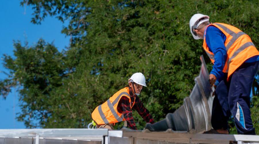 Professional gutter cleaning in Cameron, IL